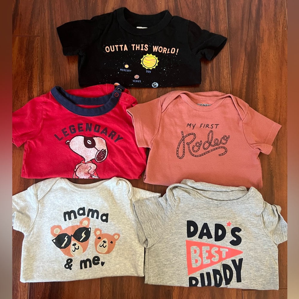 Gap/Old Navy Graph Tee Bundle!!